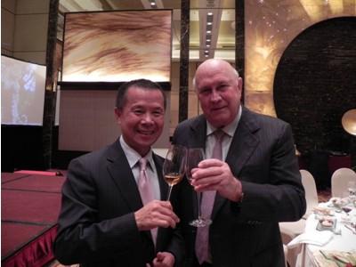 (南非前总统德克勒克与太阳谷庄园庄主)