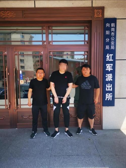 6月25日,清涧县公安局刑侦大队快速破获1起电信诈骗案,抓获犯罪嫌疑人