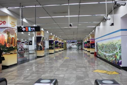 上海地铁耀华路站
