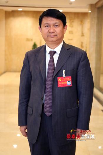 泰安党代表马云峰:建设和谐宜居活力岱庙