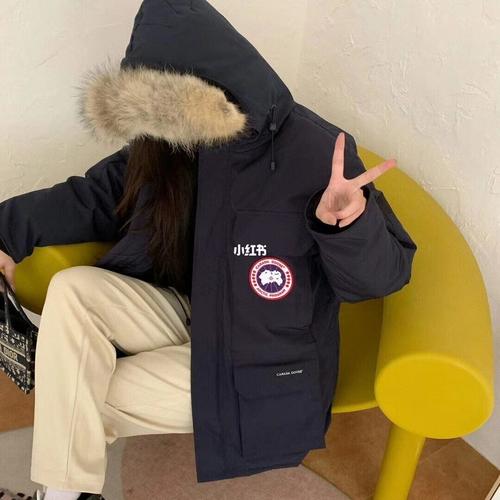 大鹅羽绒服_羽绒服_时尚_穿搭