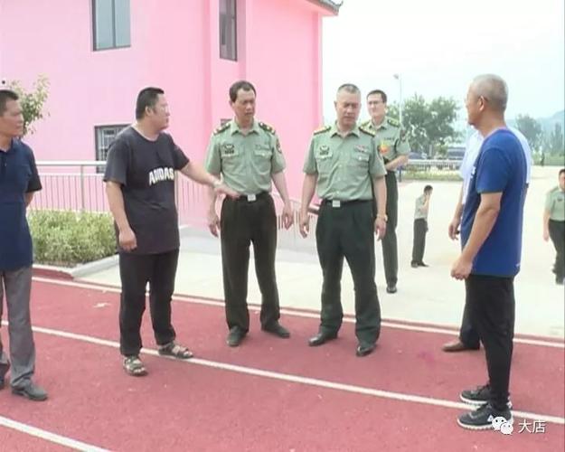 北部战区陆军副政委薛凝冰到大店镇检查督导扶贫工作