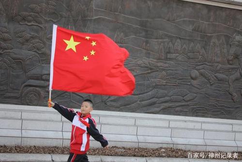 这些照片充分展现了我市广大少年儿童在国旗下快乐成长,健康成长的