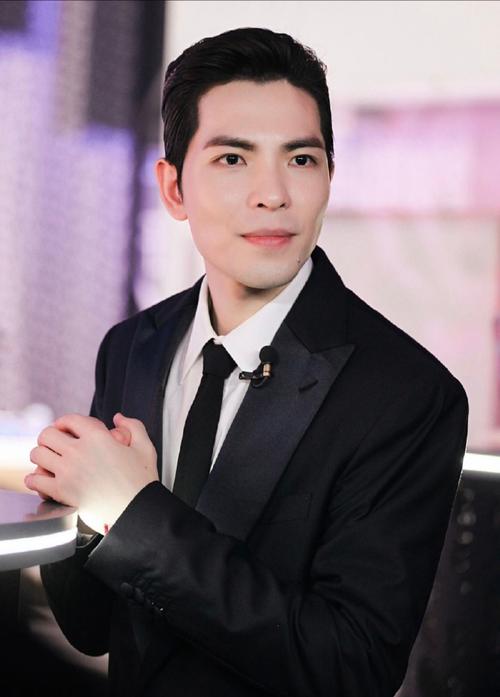 萧敬腾马佳献唱北京中轴线