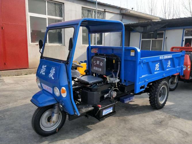 半封闭柴油三轮车高低速工程车农用柴油三轮车翻斗自卸车价格