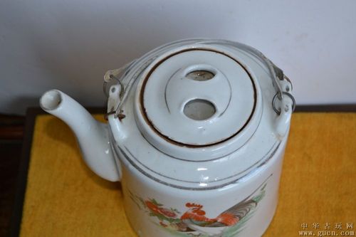 保真包老的老瓷器景德镇公鸡图案提梁瓷壶一把