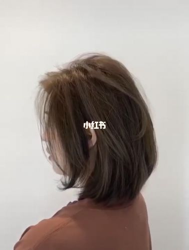 质感显白发色 冷雾棕_染发_接头发_烫发_发色_显白_bobos烫染造型自由