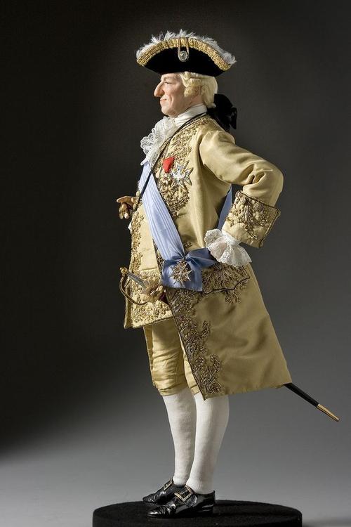 法国历史服饰24