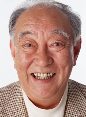 开心笑的老人面部表情