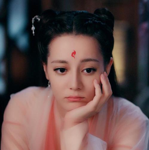 嘟嘟嘴的小凤九