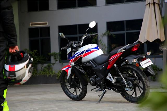 新大洲本田cbf150r动态测评