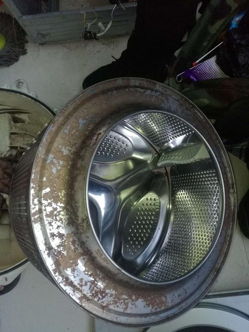 原来滚筒洗衣机这里最脏!看来以后要时常清洗了.(副本)