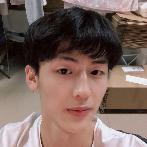 启豪kaiho: 終於捨得剪頭髮啦999969♂15 p1撩起瀏海 &amp