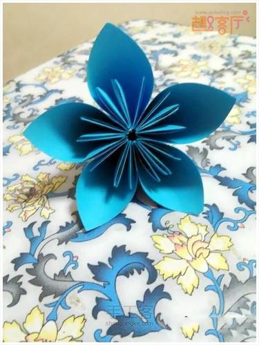 简单的手工纸折花(图09)一个简单折纸玫瑰花.