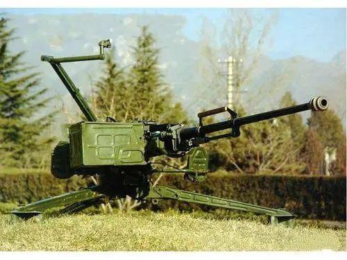 该型机枪总重73千克,是世界上最轻的14.5毫米口径高射机枪之一.