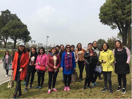 东湖塘中学女教工游园赏春-无锡市东湖塘中学