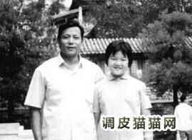 洪晃父亲是谁 洪晃的父亲洪君彦照片资料图