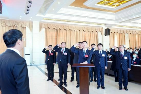 图们市第十九届人民代表大会第一次会议胜利闭幕