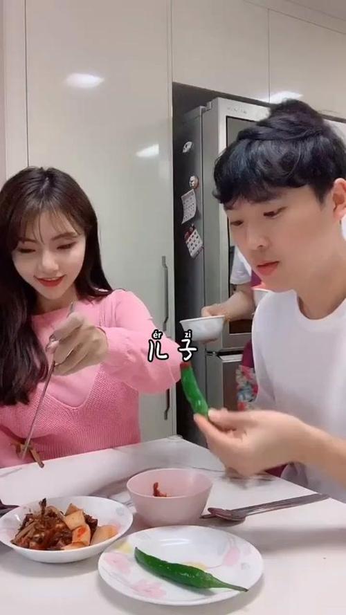 韩国媳妇大璐璐短视频数据详情——小葫芦数据