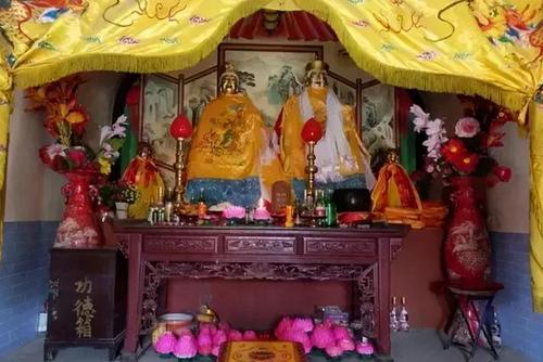 山西五台山有座狐仙庙据说非常的灵验导游却建议不要去