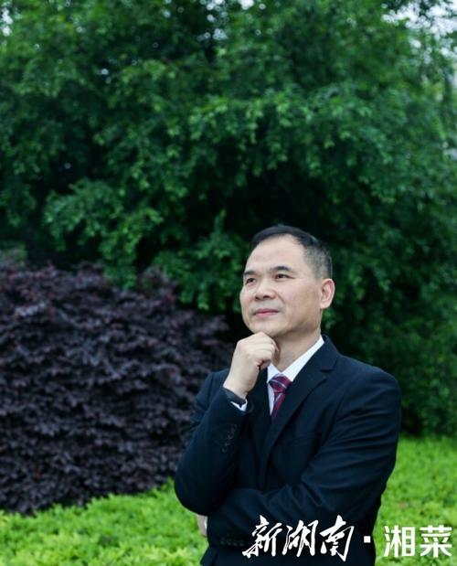 围绕小餐桌助推大产业—访郴州市接待服务中心主任雷改平