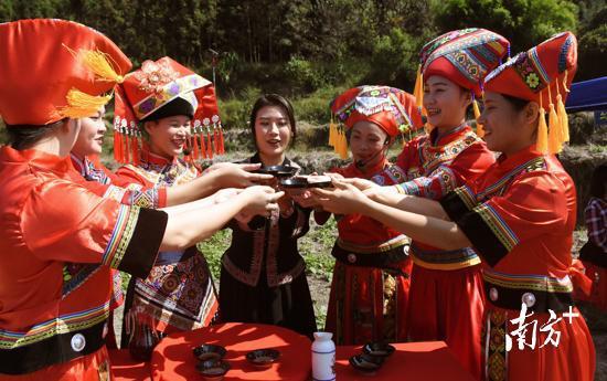 一场独特婚礼连山上演|婚俗|迎亲