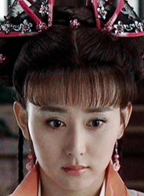 青格儿(胡静 饰)