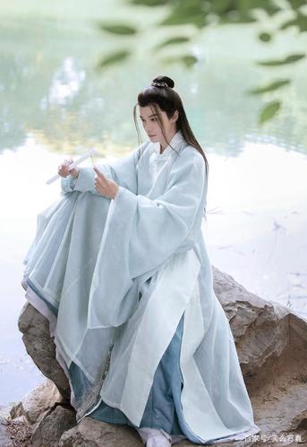 马雪阳翩翩公子古装写真图片