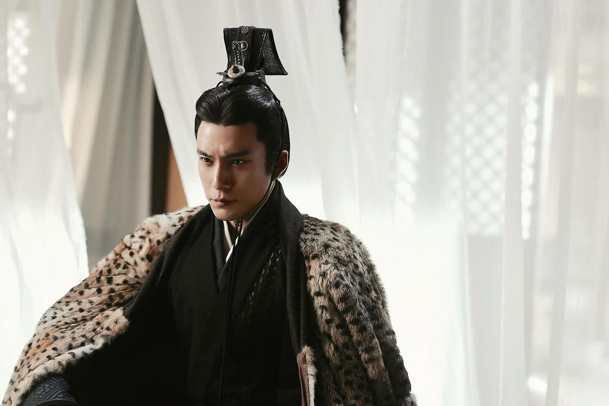 考虑谁来继位,此时,他最知心的弟弟拓跋翰与嫡长子拓跋寔都已经去世了