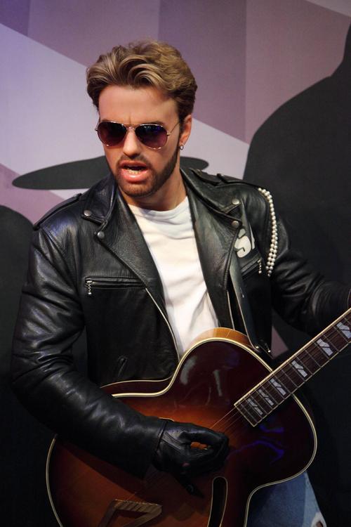 主唱乔治·迈克尔(george michael)在1984年创作和演唱的,它实际上是