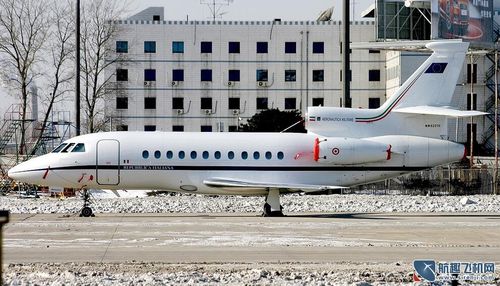 达索为猎鹰900lx公务机升级装饰和装备