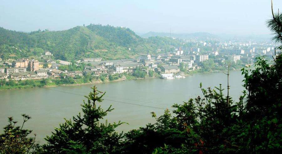 江西吉安峡江县一个大镇,位于赣江边,曾是老县城所在地