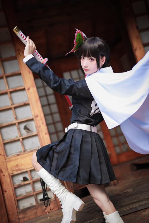 鬼灭栗花落香奈乎超还原cos,好想扯一下姐姐的歪马尾