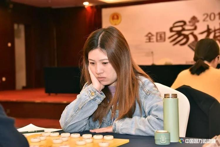 张婷婷,中国象棋女子国家大师.