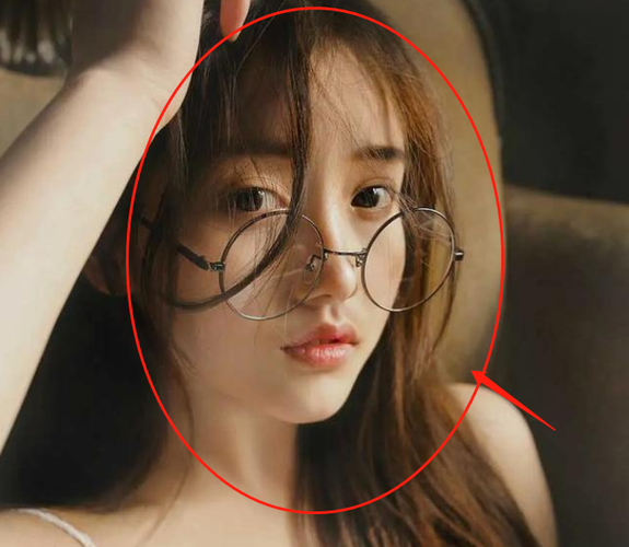 《创造营3》姜贞羽,多年前的眼镜照就火了,怪不得看着很眼熟