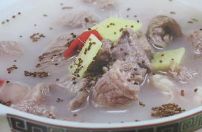 有药膳作用的狗肉汤怎么做?