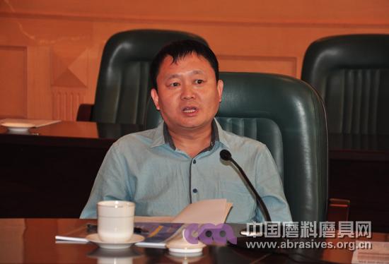 伊川县东风磨料磨具有限公司总经理 钟万江