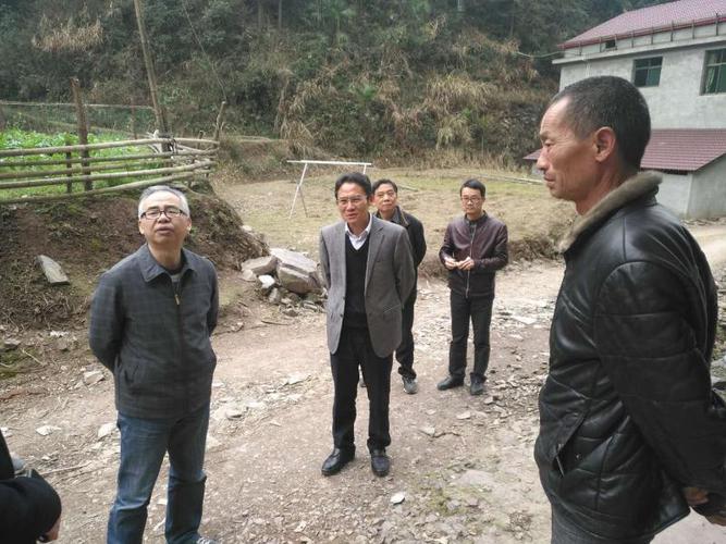 市委常委常务副市长彭建忠深入安化县羊角塘镇仙洞岭村调研脱贫攻坚