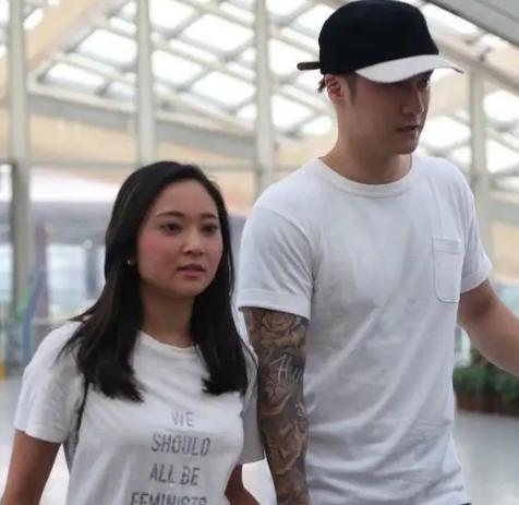 蒋劲夫胡歌曾给他作配因家暴退圈如今生活落魄送外卖为生