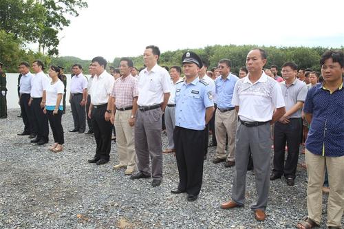 月 日,严正,符海斌,胡翔,杜海山,陈鸿亮等县四套班子领导成员与县有