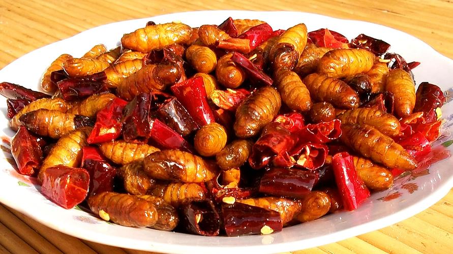 这才是蚕蛹最好吃的做法,麻辣香酥,一口一个超过瘾,人人吃得香