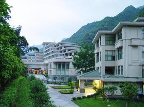 武义唐风露天温泉度假村的主导产品唐风露天温泉以"诗画江南"为文化