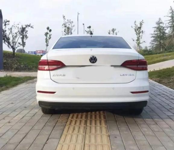 郎逸汽车怎么样2012年大众朗逸多少钱