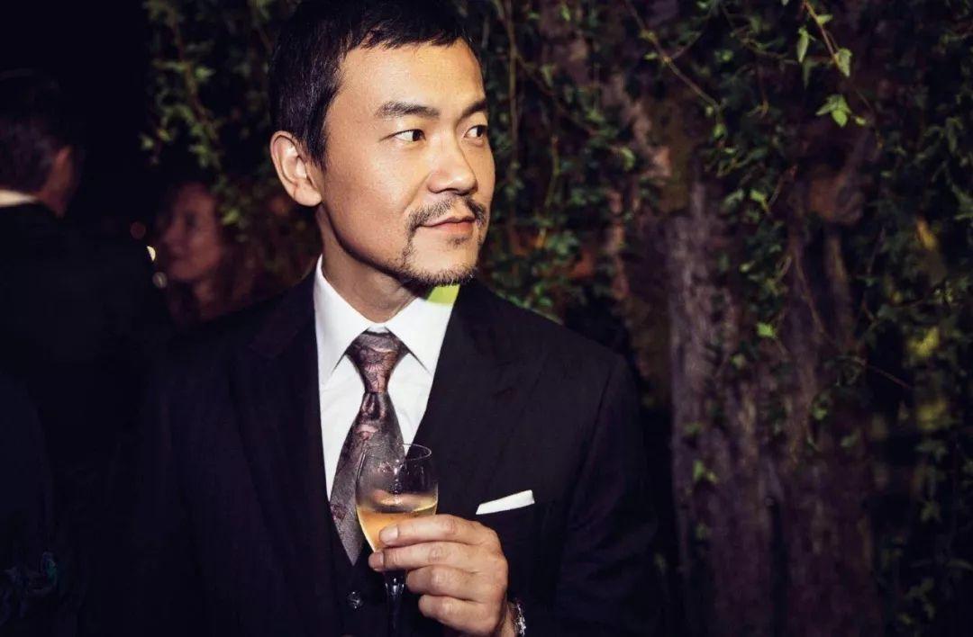易烊千玺备考成"胡子大叔"?原来蓄胡照也是检验男神的标准之一!