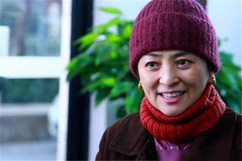 她是恶婆婆的专业户,拒绝嫁给中国人,却带着外国儿子回国捞金