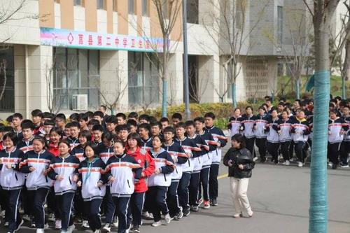 关爱生命 呵护健康:莒县二中新校区卫生室正式启用