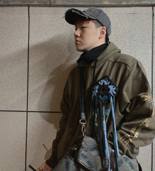 capper怒扇吴亦凡人像乃万再陷争议
