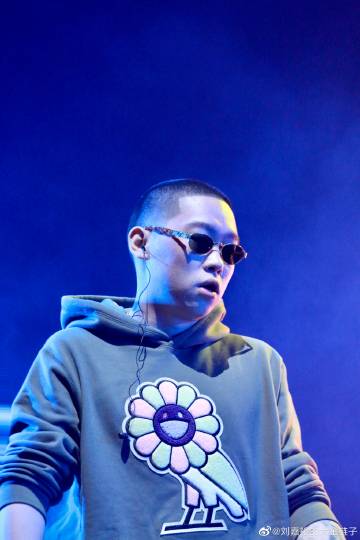 刘嘉裕的大金链子  1月4日 23:27 来自 红花会弹壳超话 红花