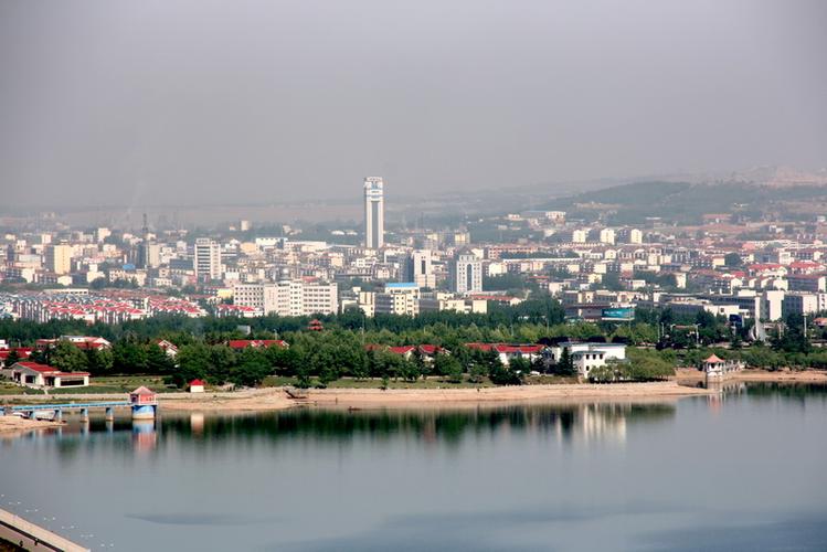  p>新泰,山东省辖县级市,由 a target="_blank" href="/item/泰安市