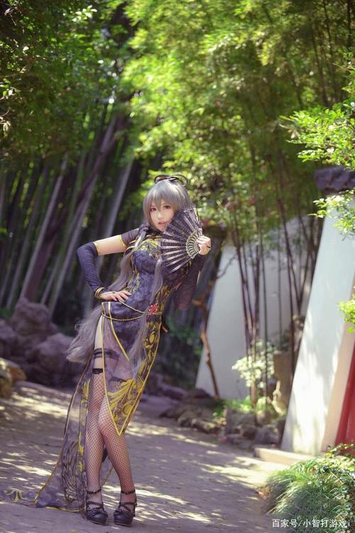 洛天依coser美出圈,金丝雀这是什么神仙旗袍